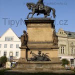 Socha Jiří z Poděbrad